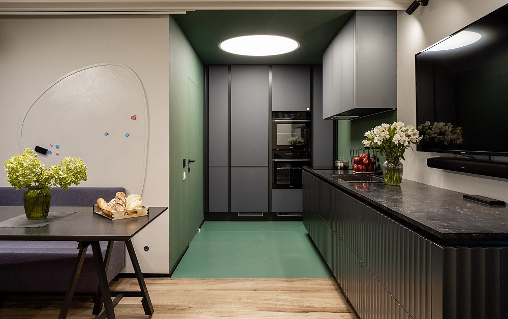 Графитовая кухня для ТВ-проекта «Дачный Ответ»