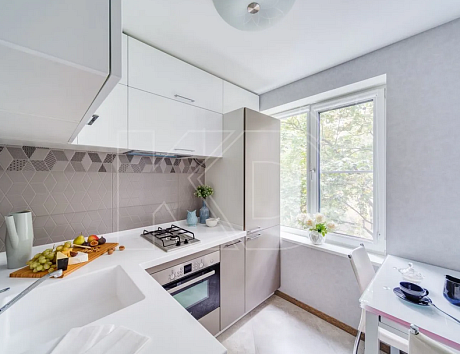 Угловые кухни с закругленным углом