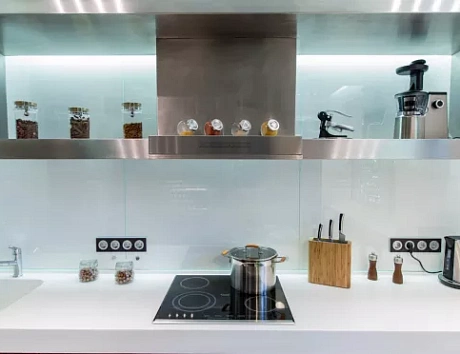 Глянцевая кухня в Казани