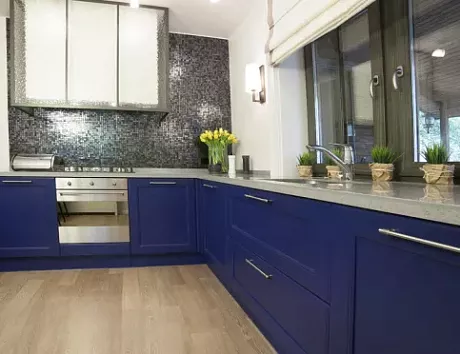 Темная кухня в Ростове-на-Дону