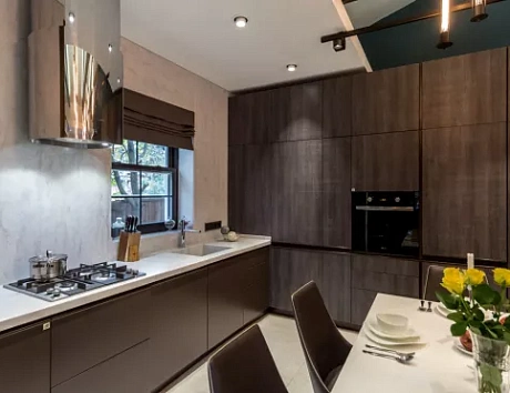 Темная кухня в Ростове-на-Дону