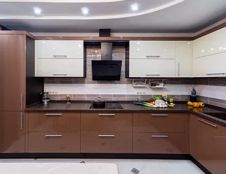 Коричневая кухня в Чите