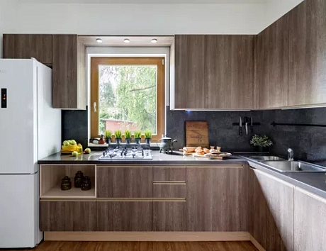 Коричневая кухня в Чите