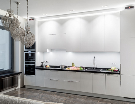 Белая кухня в Санкт-Петербурге