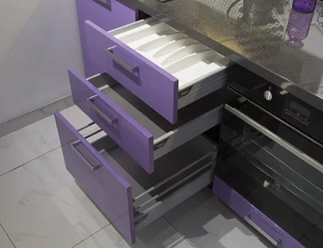 Фиолетовая кухня в Казани